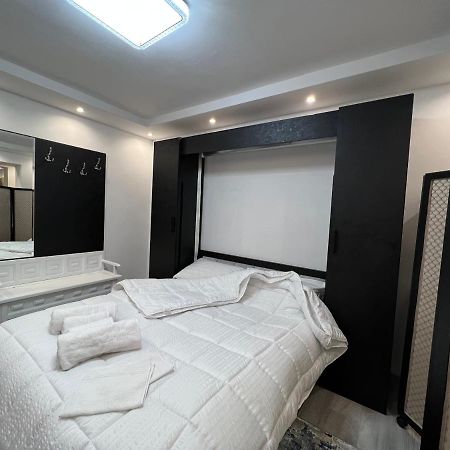 Apartment Tirana On Myslym Shyri Εξωτερικό φωτογραφία